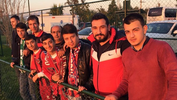 Şeytanlar yalnız bırakmadı Şeytanlar yalnız bırakmadı